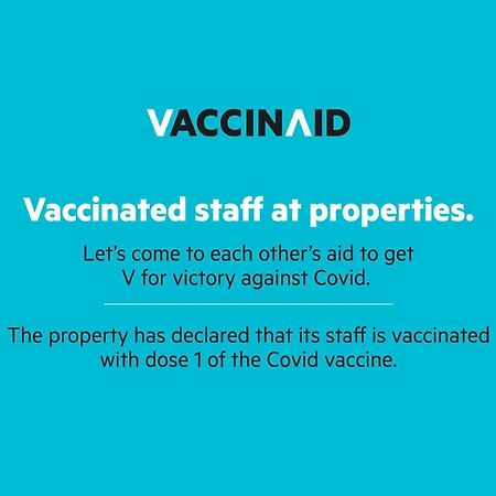 Vaccinated Staff- Oyo Flagship 60526 Five Star Grand Shamshabad Luaran gambar